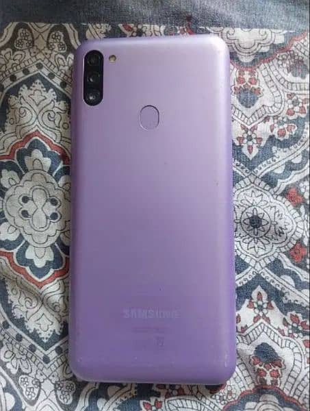 Samsung galaxy m11 1