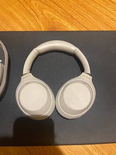 Sony WH-1000XM4 Silver Color LIKE NEW EXCELLENT