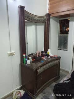 DRESSING TABLE