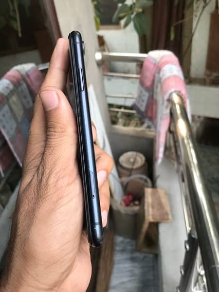 I phone xr jv 64gb water pack exchange possible 5