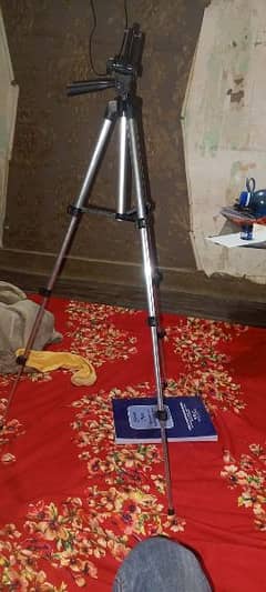 TRIPOD 3110 FOR SELL IN MINT CONDITION