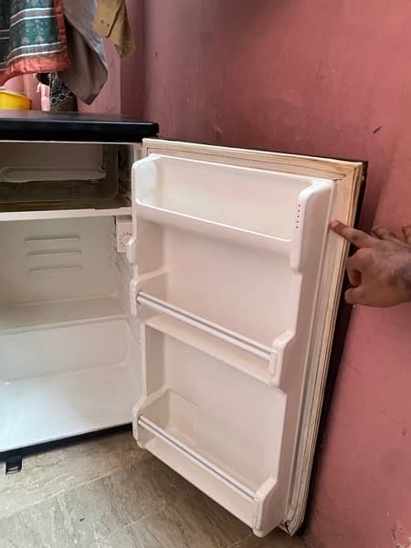 single door fridge 2