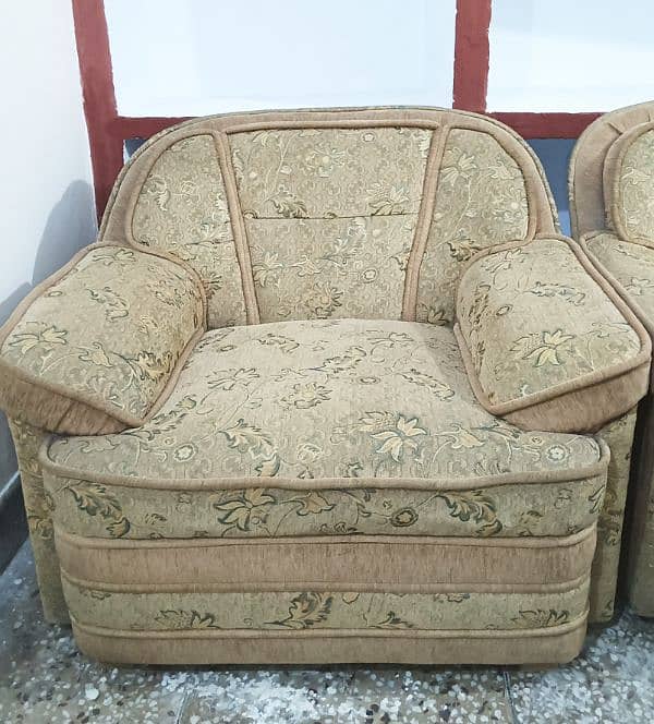 5 Seater sofa set in Good condition 2