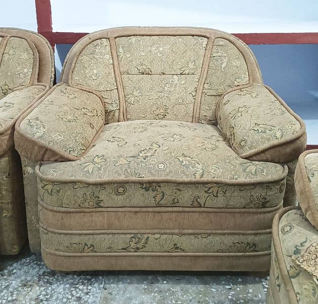 5 Seater sofa set in Good condition 3