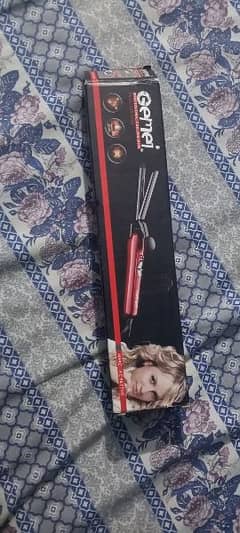 GEMEi HAIR STRAIGHTENER WITH BOX