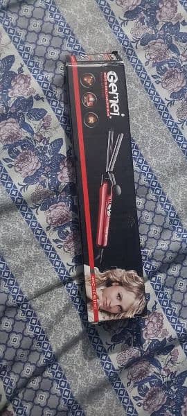 GEMEi HAIR STRAIGHTENER WITH BOX 0