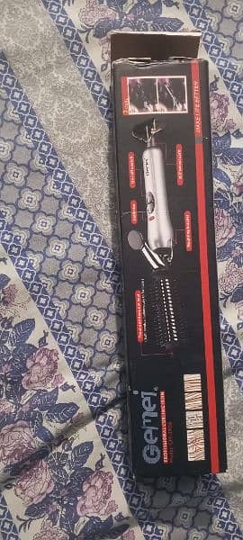 GEMEi HAIR STRAIGHTENER WITH BOX 2