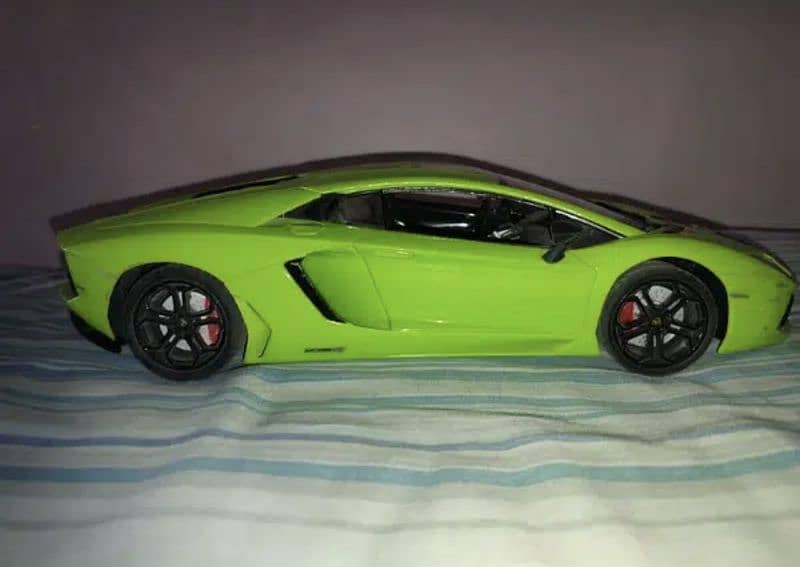 Lamborghini Aventador LP700-4 RC car 4