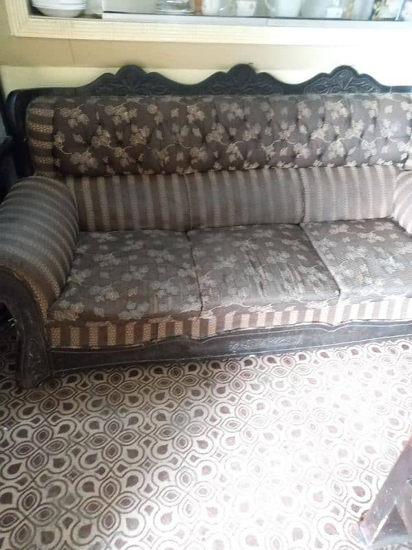 Bed, sofa Set, dressing table and 01 side table for sale 6