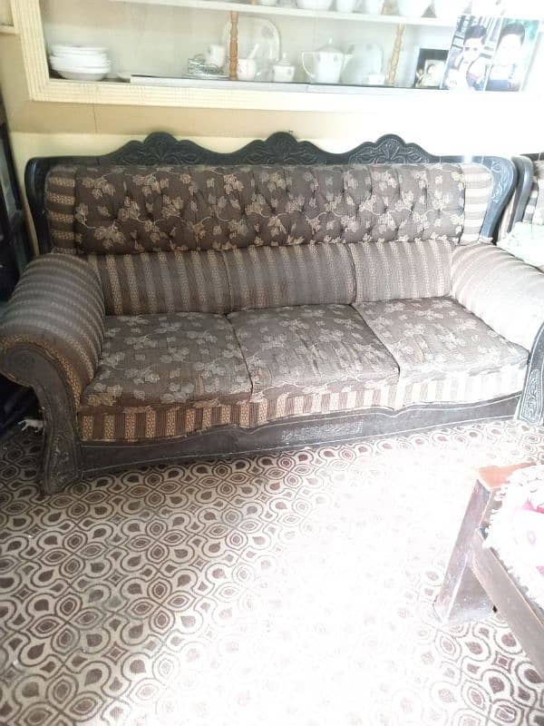 Bed, sofa Set, dressing table and 01 side table for sale 8