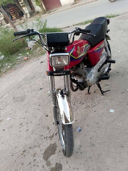 new condition bike Honda 125 2016/17 model number Lahore 2