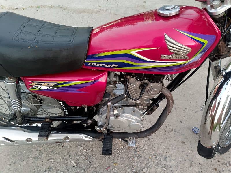 new condition bike Honda 125 2016/17 model number Lahore 5