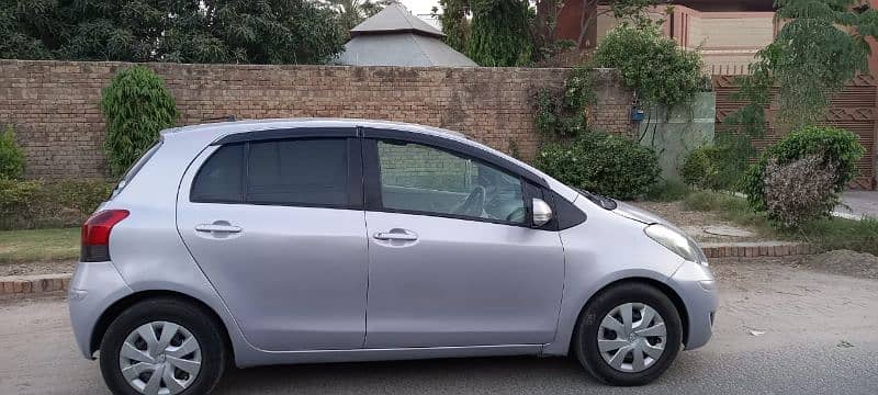 Toyota Vitz 2013 4