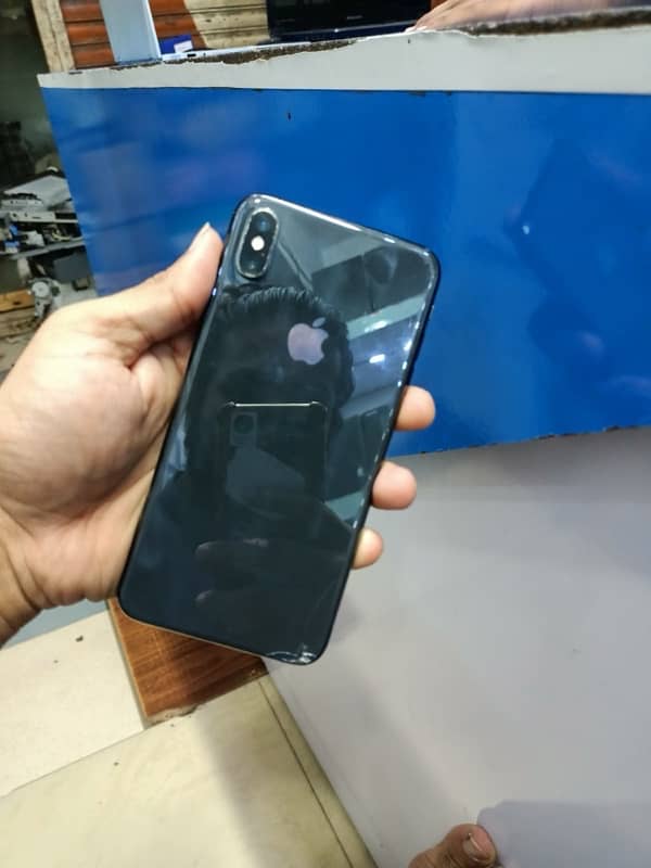 iPhone Xsmax 64 Gb Pta Approved 1