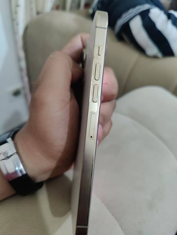 IPHONE 13 PRO MAX 256GB FOR SALE GOLDEN COLOUR FACTORY UNLOCK NON PTA 5