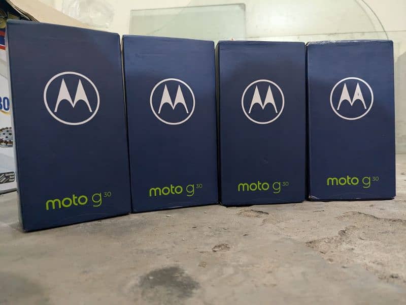 Motorola G30 4/128 with box and accessories 2