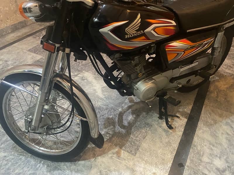 Honda CG125 2022 Black Color Total Geniune 1