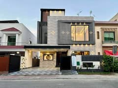 10 Marla Designer Lush Condition House Available For Rent Bahria town phase 8 Rawalpindi