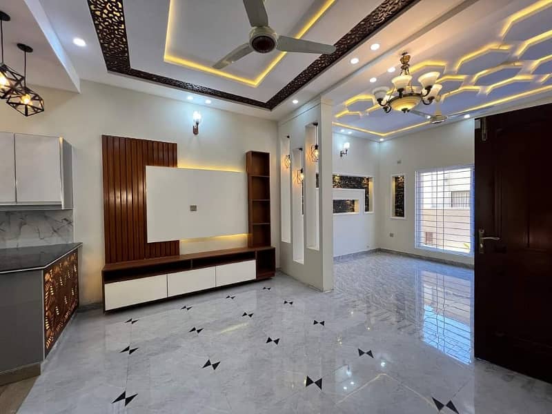 10 Marla Designer Lush Condition House Available For Rent Bahria town phase 8 Rawalpindi 2