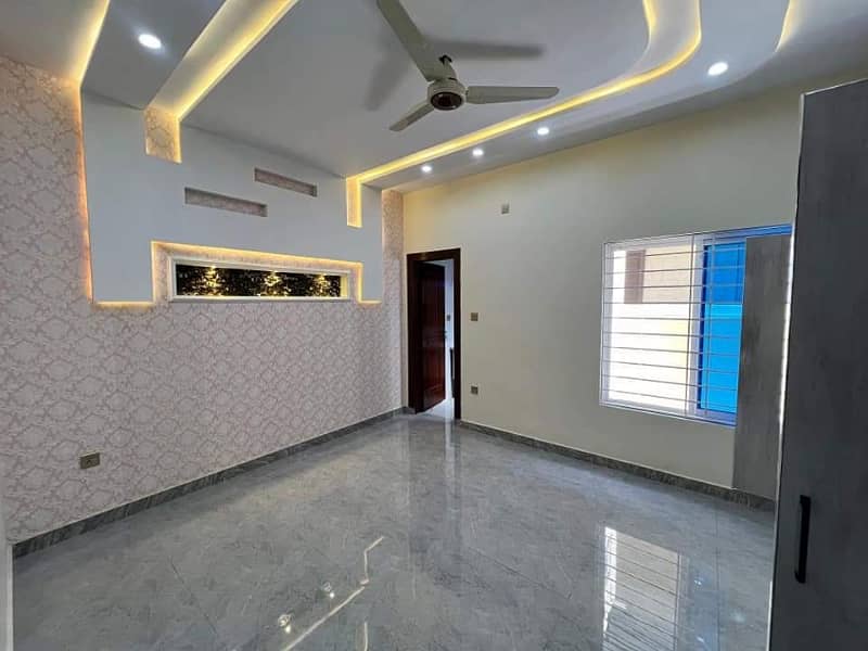 10 Marla Designer Lush Condition House Available For Rent Bahria town phase 8 Rawalpindi 6