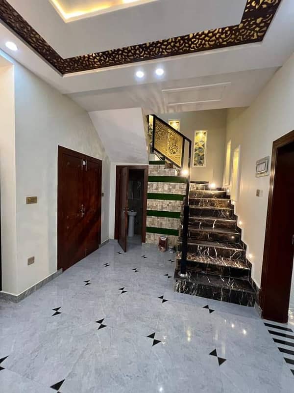 10 Marla Designer Lush Condition House Available For Rent Bahria town phase 8 Rawalpindi 10