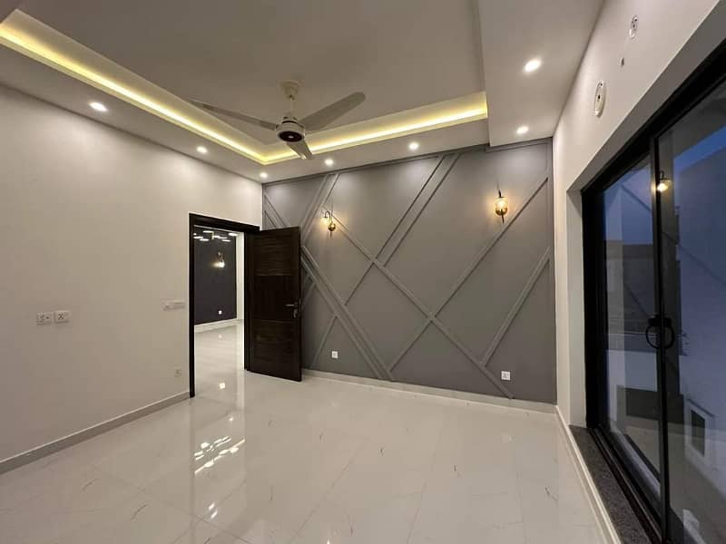 10 Marla Designer Lush Condition House Available For Rent Bahria town phase 8 Rawalpindi 16