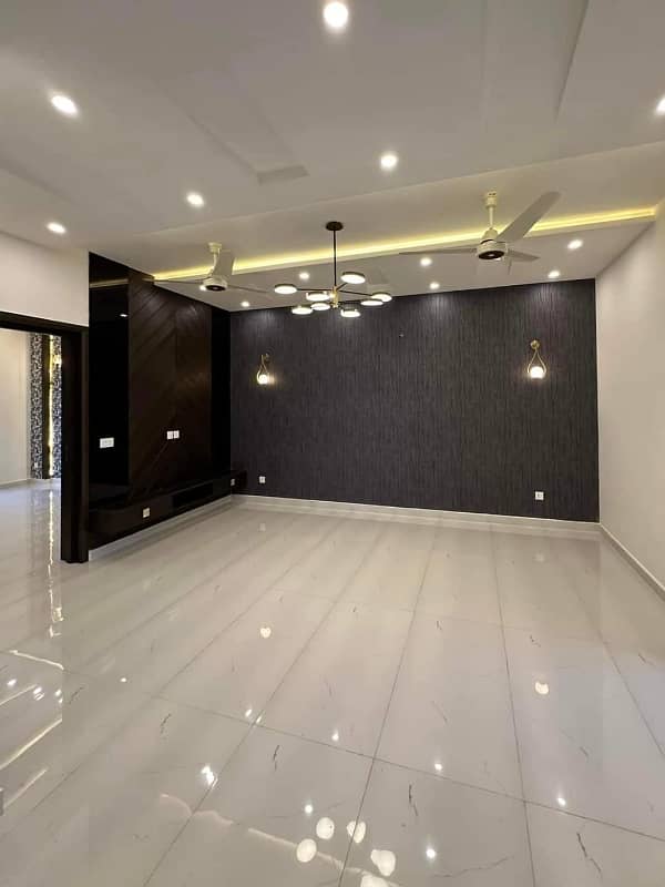 10 Marla Designer Lush Condition House Available For Rent Bahria town phase 8 Rawalpindi 23