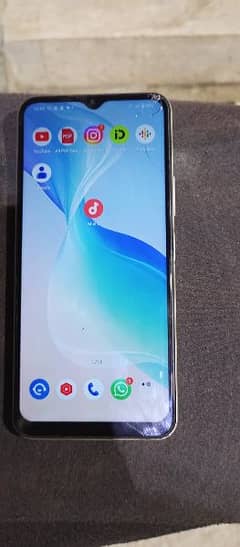 Vivo y33t all ok with box 8/128 just minor crack