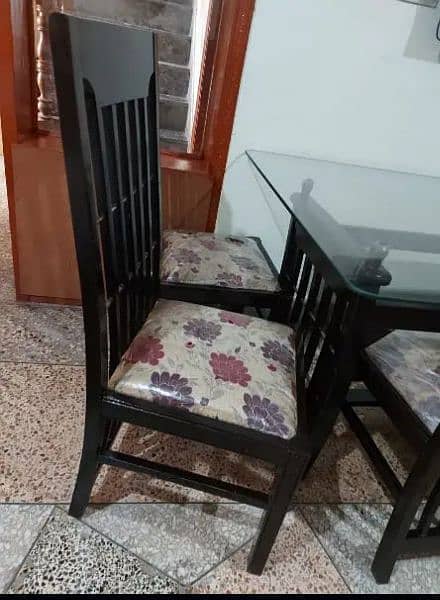 Dining table with 6 chairs 0