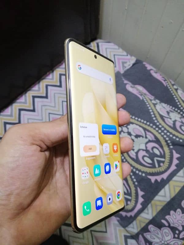 Infinix Zero 30 Gold color 1