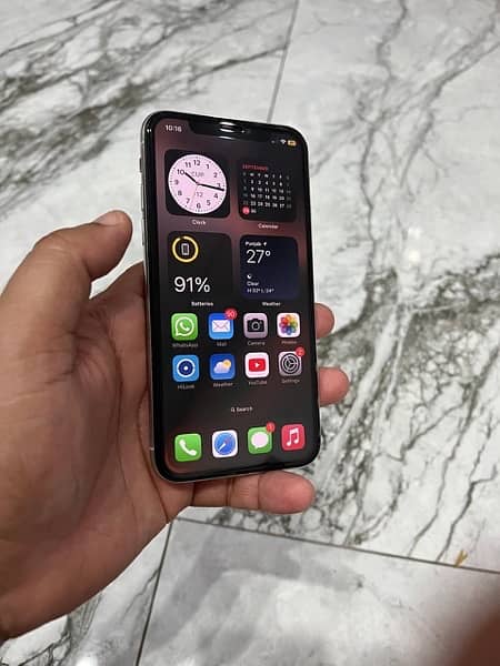 Iphone X 64 GB Non PTA (Sim Working) 2