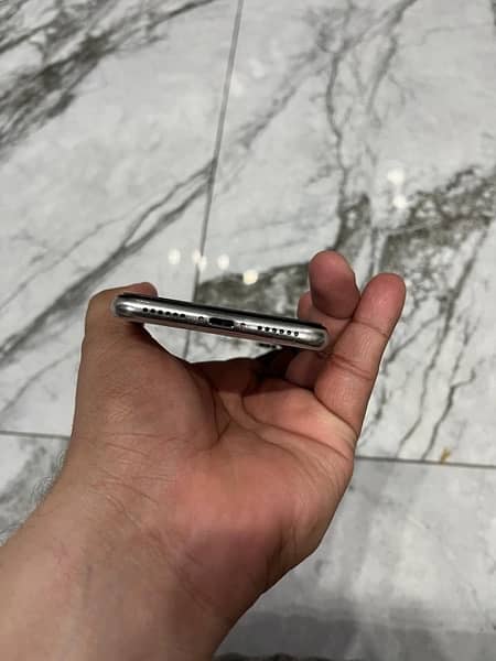 Iphone X 64 GB Non PTA (Sim Working) 5