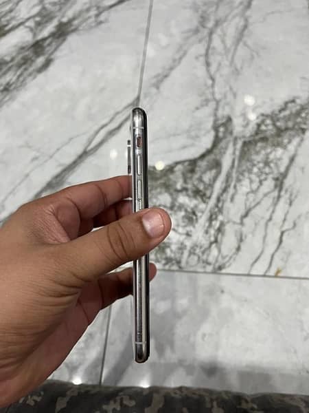 Iphone X 64 GB Non PTA (Sim Working) 7