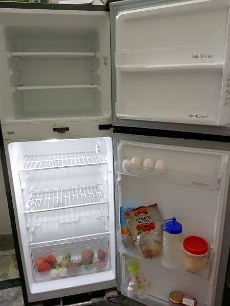 neat and clean fridge 3