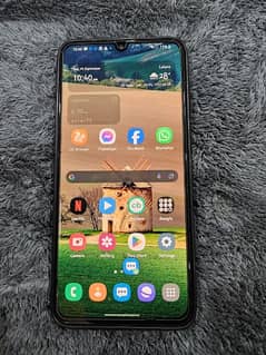 Samsung Galaxy A70.