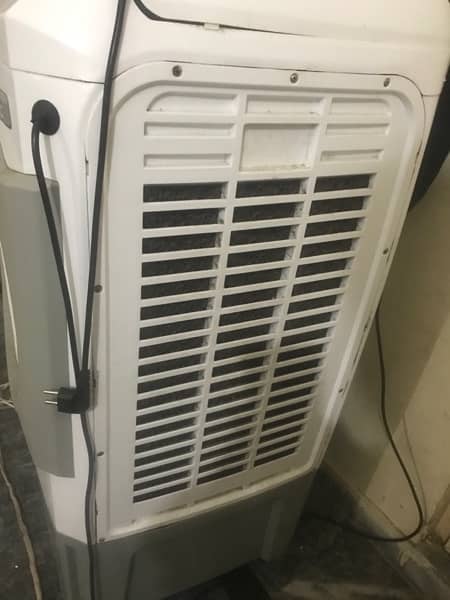 GFC air cooler with 6 gel bottles 2