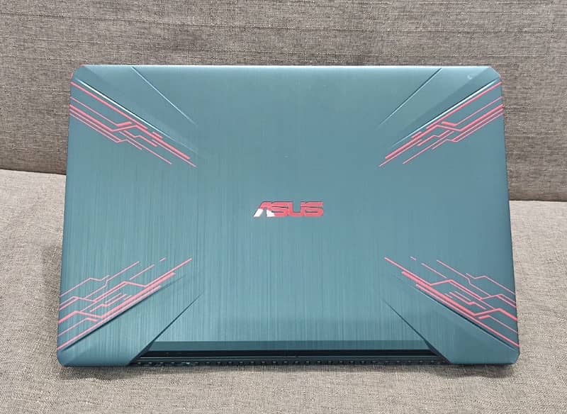 ASUS FX80G 8th-Gen Gaming Laptop 1