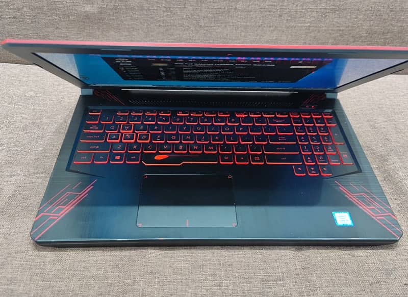 ASUS FX80G 8th-Gen Gaming Laptop 2