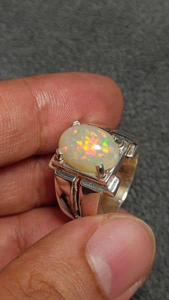 Stunning Ring of Natural Milky White Fire Opal opel 2