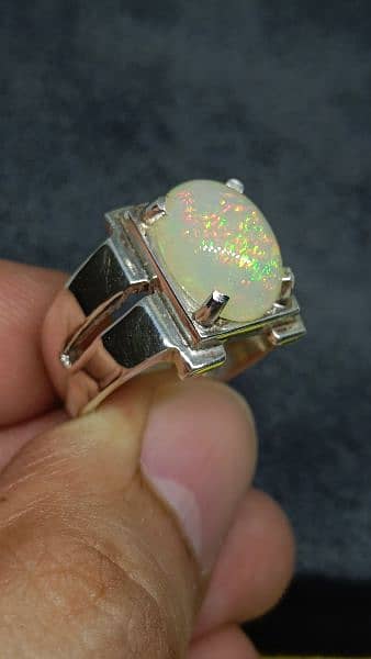 Stunning Ring of Natural Milky White Fire Opal opel 4