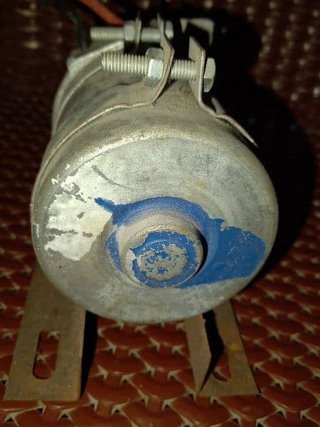 12 Volt D. C motor 0