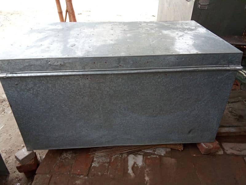 5 foot Paiti Trunk Available for sale in very Cheap Rates 13