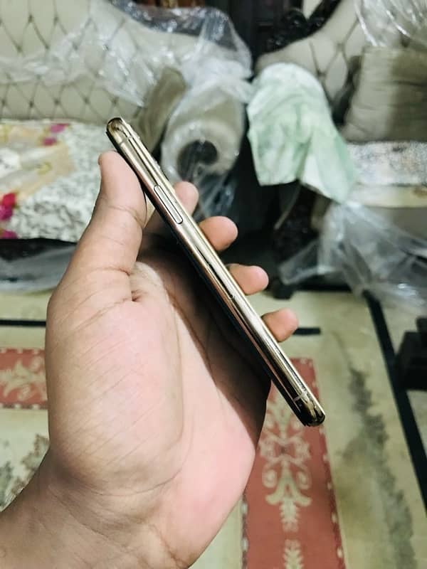 Iphone 11 pro 64gb Lush Condition Read Add First 2