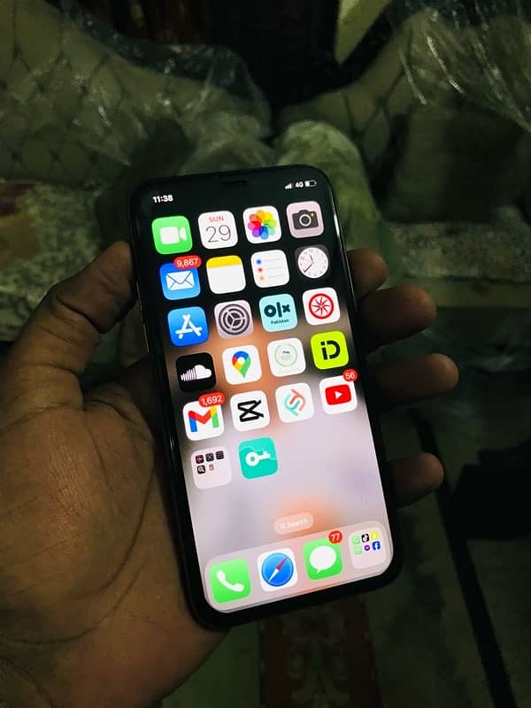 Iphone 11 pro 64gb Lush Condition Read Add First 5