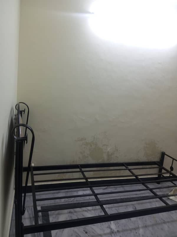 Furnish mumty room available in G10/1 for single lady near noa acdmy 2