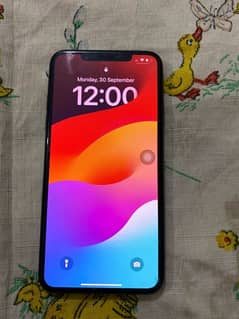 I phone 11 pro max 64 GB 0