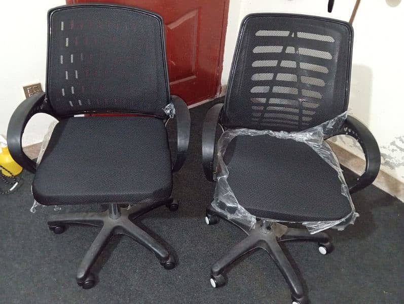 2 Chairs Visitor office chair 1