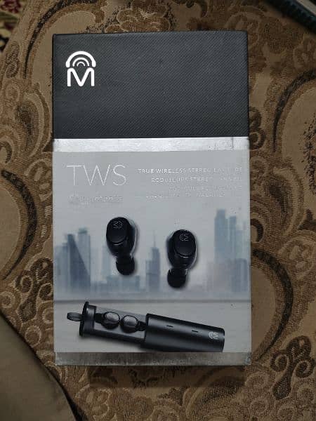 US lot Earbuds 2