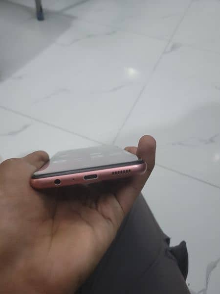 samsyng galaxy A04 condition  10/9 with box charger 1