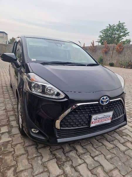 Toyota Sienta 2019, 2024 Import 11